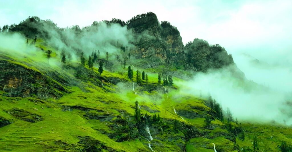 How to Reach Kolkata to Manali by Air, Train, Bus